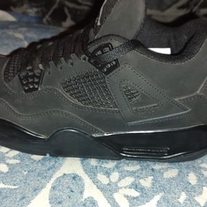 Retro Jordan 4 black cat